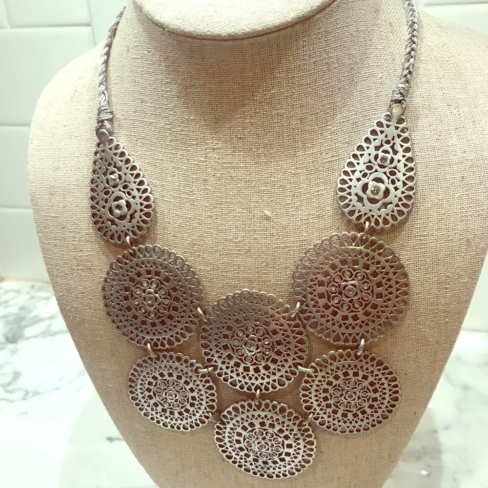 Stella & Dot Medina Bib Necklace